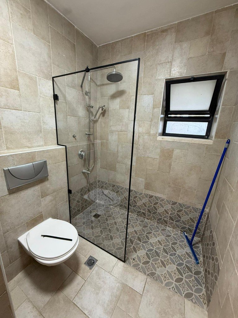 מקלחון זכוכית — גלריה