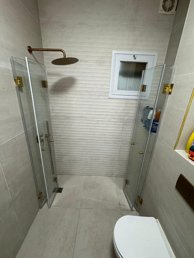 מקלחון זכוכית — גלריה